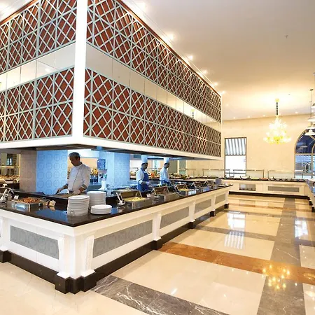 Quattro Beach & 5* Konaklı