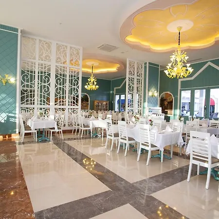 Hotel Quattro Beach & 5*