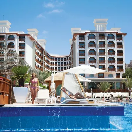 Quattro Beach & Hotel 5*