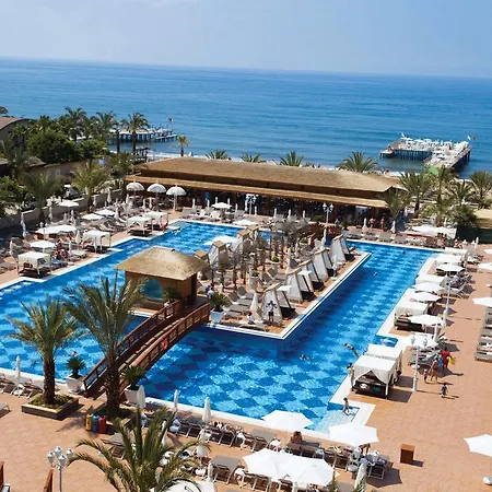 Quattro Beach & Hotel Konaklı