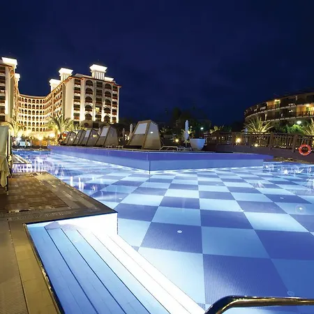 Quattro Beach & Hotel Konaklı